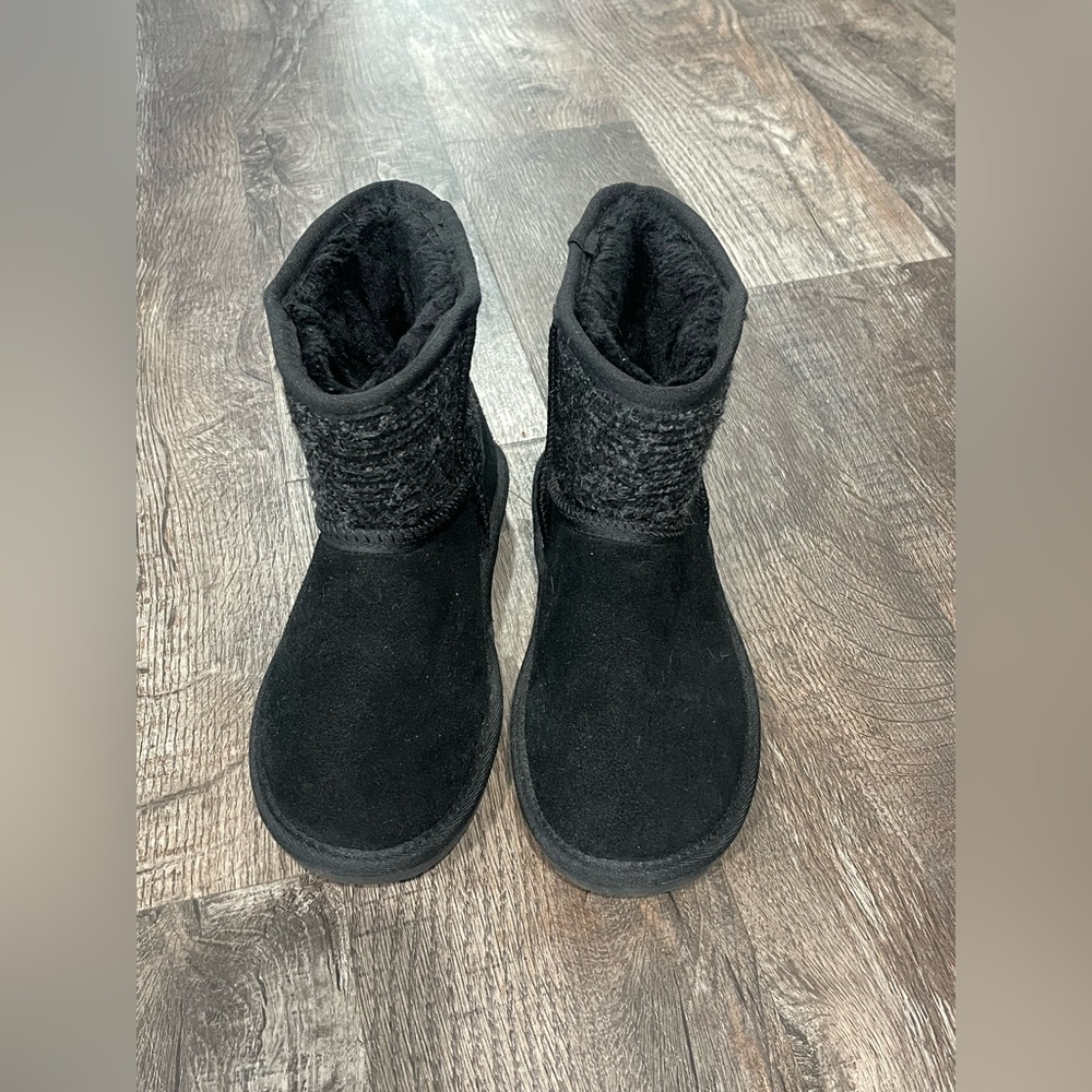 Minnetonka Black Winter Boots